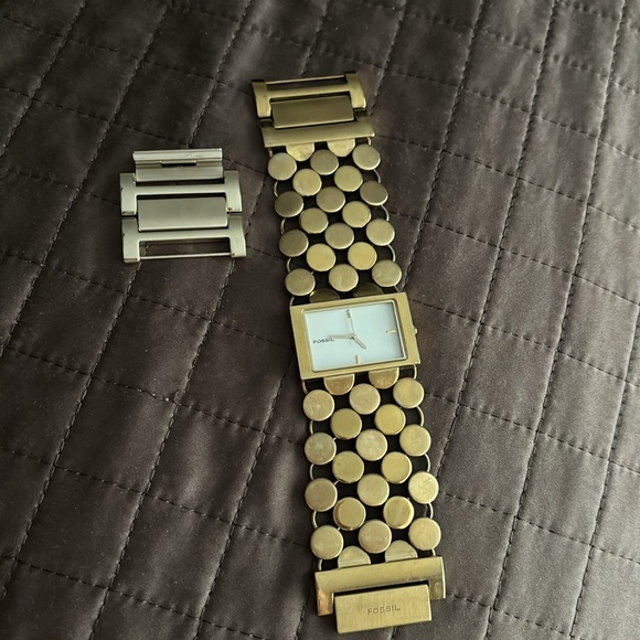 Gold Fossil Watch - Picture 4 of 8